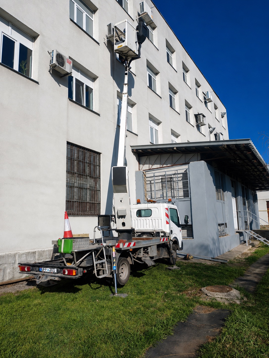 AutoTurn GoUp la lucrări de montaj și construcții în Bălți